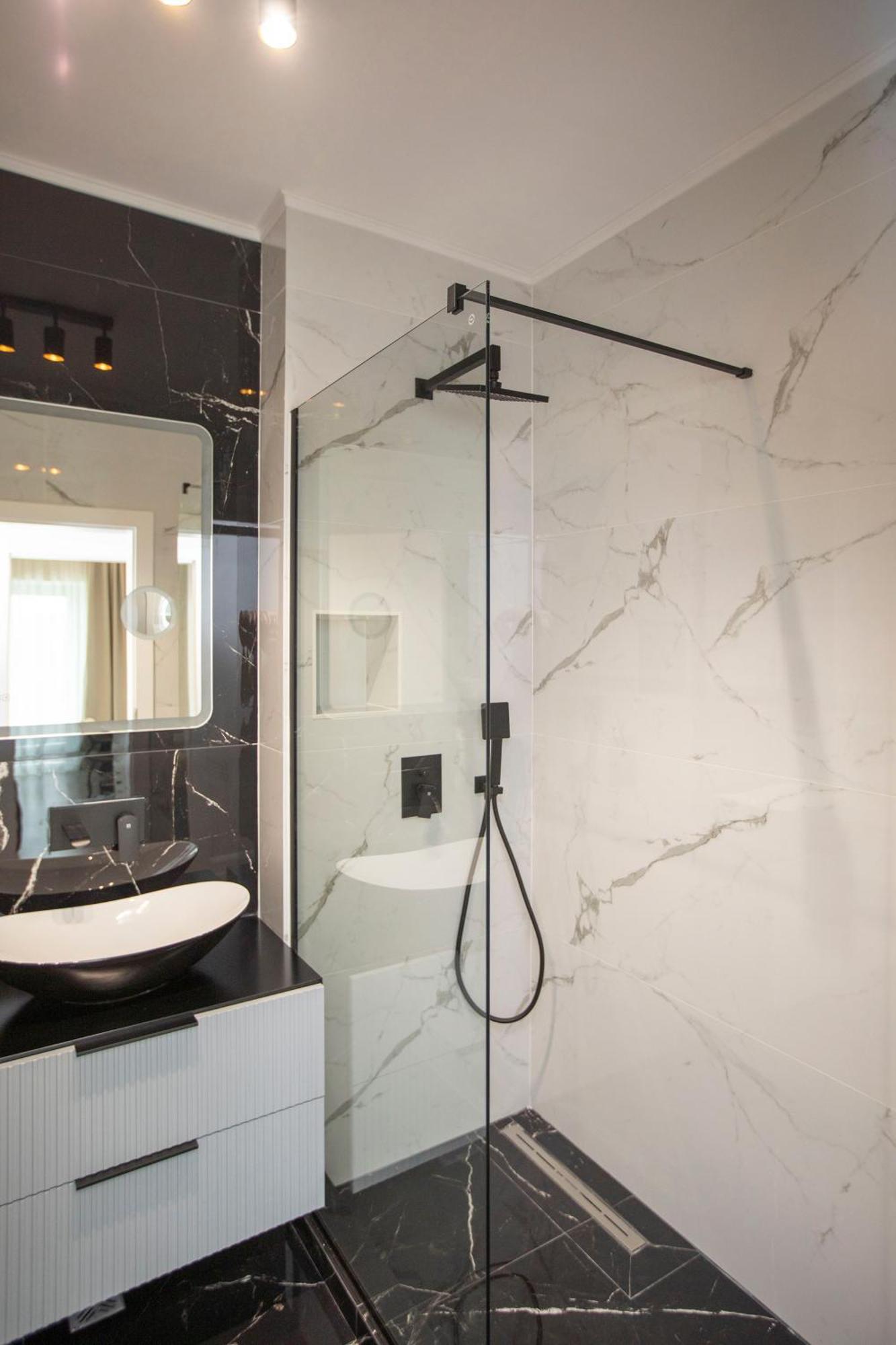 Apartment Sadim Lux Tower-18th Floor *